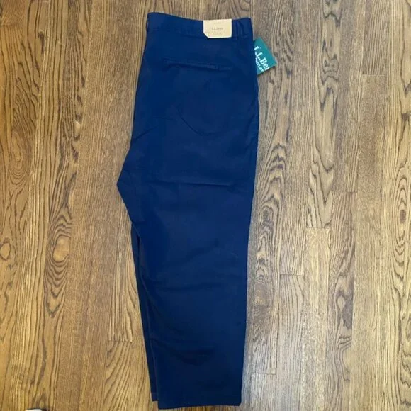 L.L. Bean Favorite Fit 20 Reg Navy cropped pants NWT - Picture 7 of 8